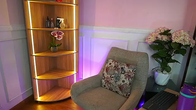 BrianaLane online show from July 25, 9:00 pm