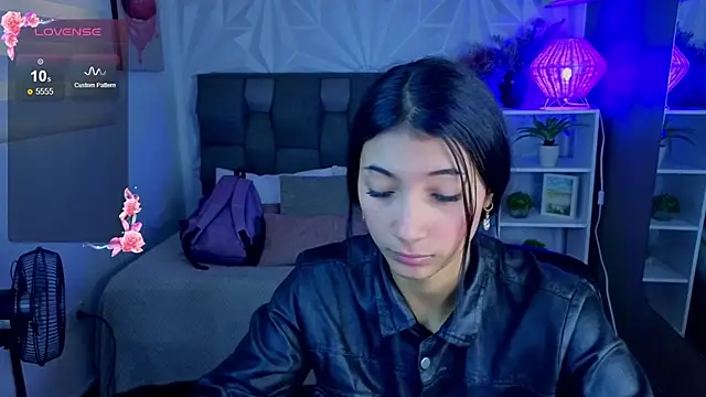 Perlaa moon  online show from July 17, 4:21 pm