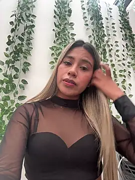 Kimmiebellarie online show from July 22, 3:57 pm