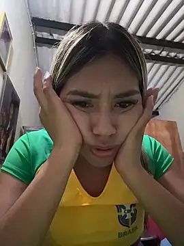 Kimmiebellarie online show from June 14, 2:24 am