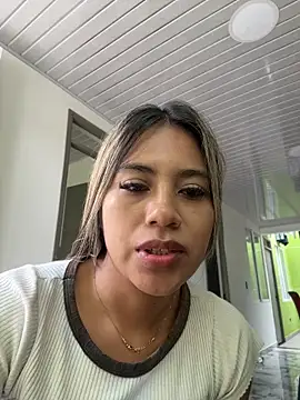Kimmiebellarie online show from July 12, 8:20 pm