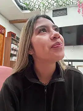 Kimmiebellarie online show from July 23, 1:19 pm