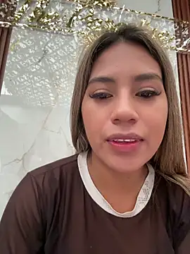 Kimmiebellarie online show from June 6, 12:55 pm