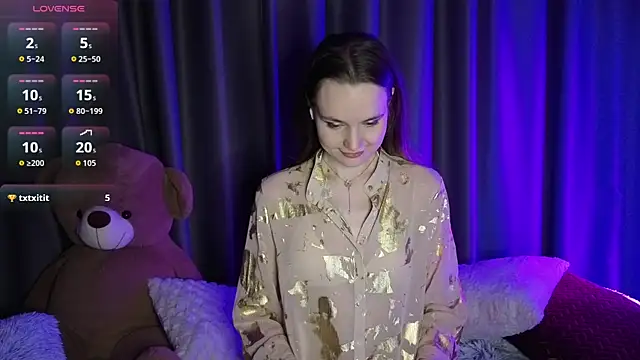 Lovelisse online show from May 1, 10:02 pm