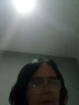 PienCanela online show from April 28, 2:27 am