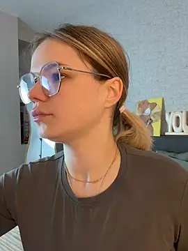 KimEvanss online show from June 3, 5:41 am
