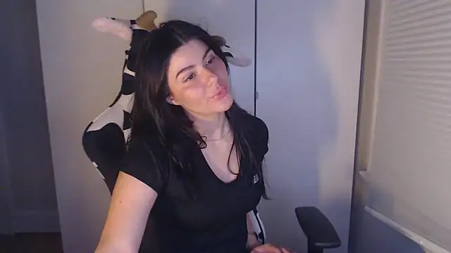 cassiealvarez online show from July 8, 2:03 am