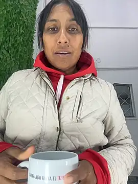 MELIZ QUEEN online show from July 25, 12:01 pm