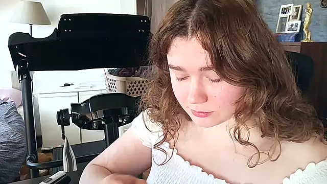AmeliFoxi online show from May 1, 10:51 am
