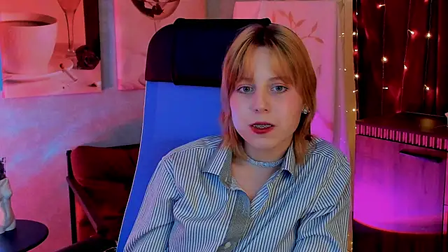 VivienneHebert online show from April 18, 1:57 pm