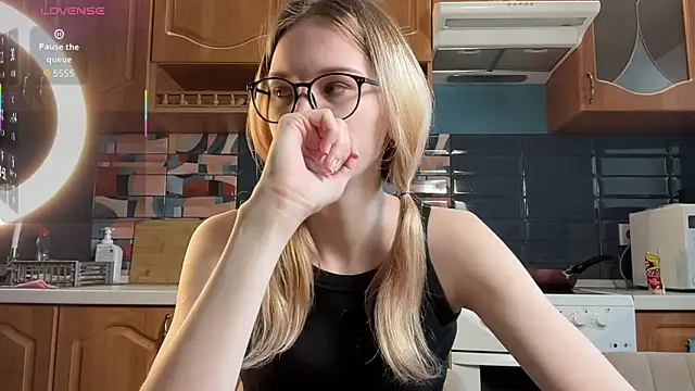 eileencrowday online show from April 14, 3:06 am