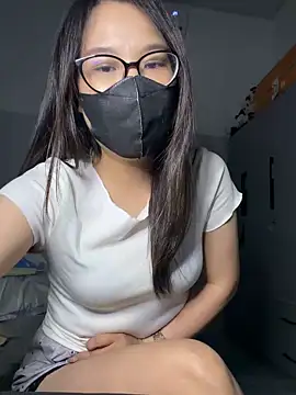 ZzyzyZ-009 online show from May 12, 4:13 pm