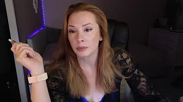 Sharon Red online show from December 18, 4:45 pm