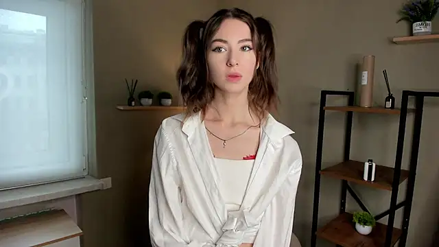 Peaches Peaches online show from April 27, 9:28 am