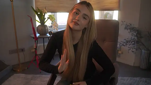 LinDarrisaw online show from April 15, 1:55 pm