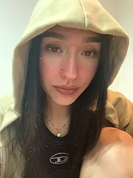 NickieCute- online show from May 5, 8:23 pm