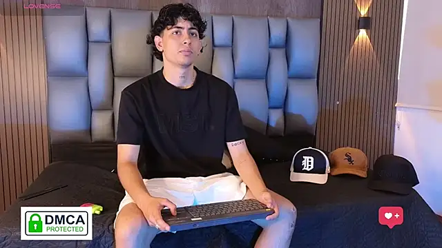 mohamed malik online show from April 17, 4:20 pm