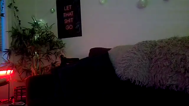 shyhornymommy online show from May 3, 11:52 pm