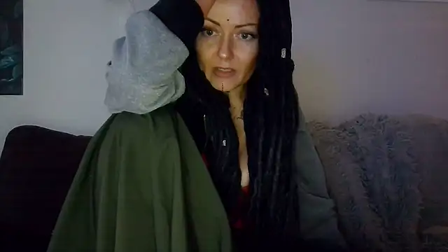 shyhornymommy online show from July 19, 1:41 am
