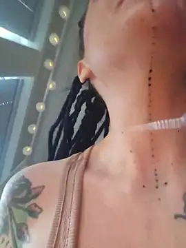 shyhornymommy online show from July 18, 1:31 am