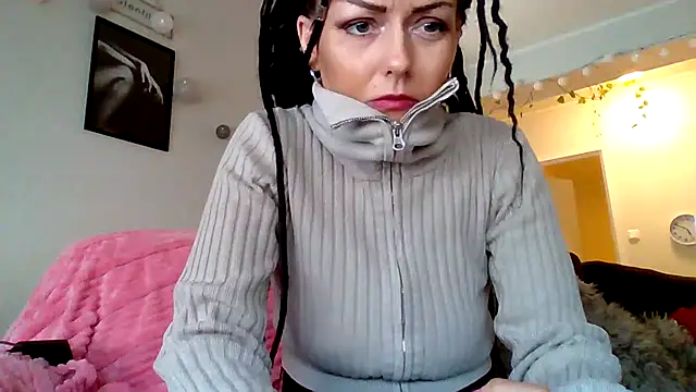 shyhornymommy online show from April 25, 2:47 pm