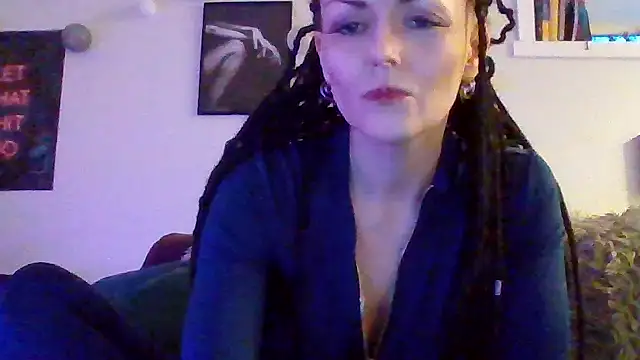 shyhornymommy online show from April 18, 7:58 pm