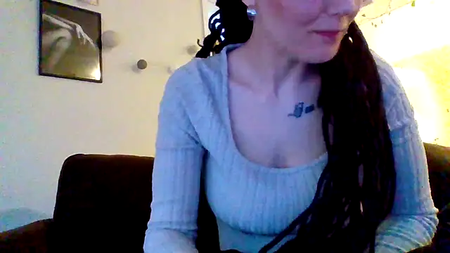 shyhornymommy online show from April 21, 5:53 pm