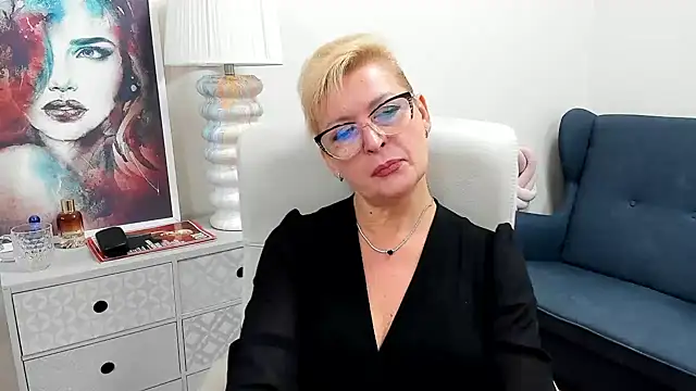 luna xfantasy online show from July 25, 7:04 am