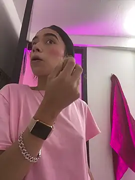 Alahia pink  online show from April 16, 5:52 am