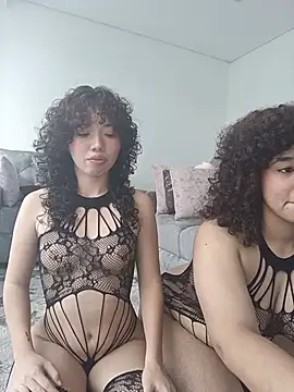 Chloe and Violeta online show from July 25, 9:33 pm