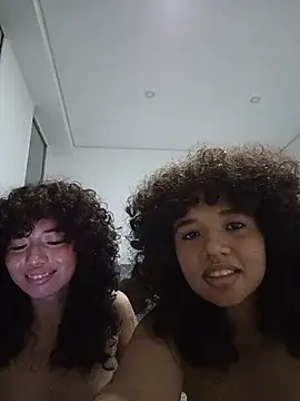 Chloe and Violeta online show from July 22, 1:50 am