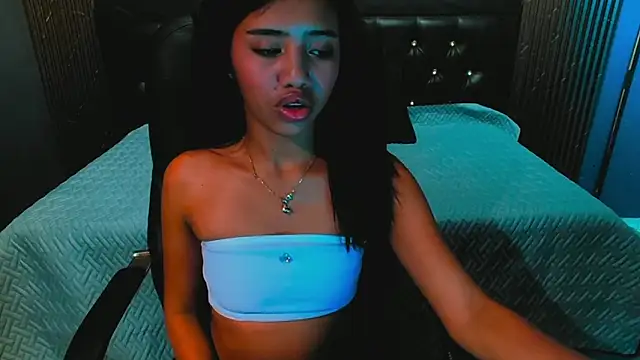 Zafiro Bluex online show from April 15, 7:14 pm