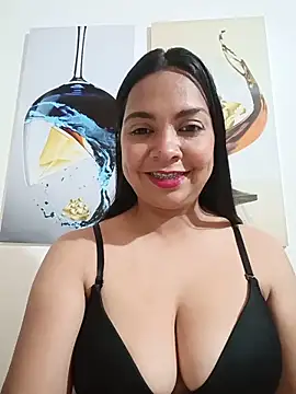 Silvana2927 online show from May 13, 5:02 am