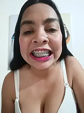 Silvana2927 online show from June 28, 7:59 am