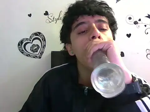 LatinHeatX22 online show from May 10, 3:41 am