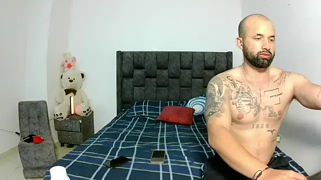 SecretFlameDuo1904 online show from May 30, 3:37 am