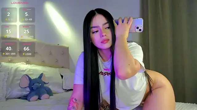 holly444  online show from June 6, 3:35 am