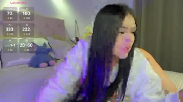 holly444  online show from May 20, 2:19 am