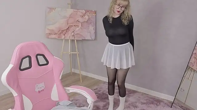 Helen Carson online show from May 21, 4:21 am