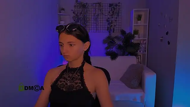 nymira online show from July 29, 7:14 pm