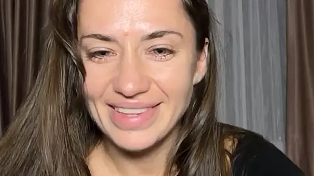 missRorian online show from April 15, 3:12 pm