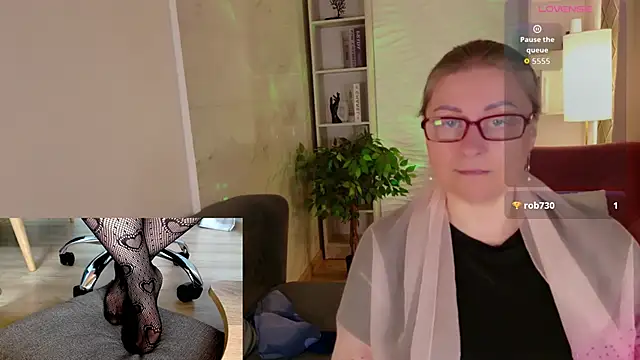 Alexandra Kind online show from May 20, 8:50 pm