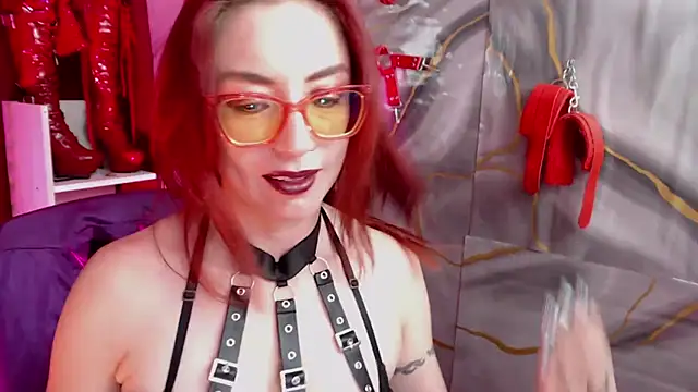 Queenscarlettsecret online show from July 28, 7:39 pm