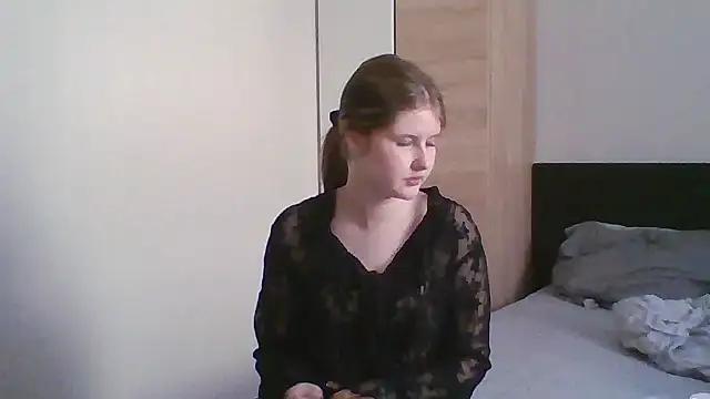 Wellabern online show from May 18, 1:28 pm