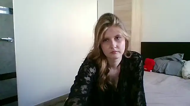Wellabern online show from May 31, 12:33 pm
