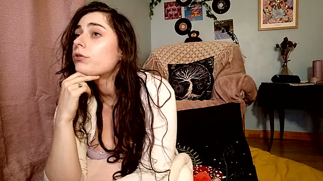 missclochette online show from July 28, 2:13 pm