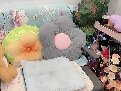 linhkute97 online show from July 27, 2:19 am