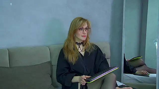 GraceHudsons online show from May 28, 5:38 am