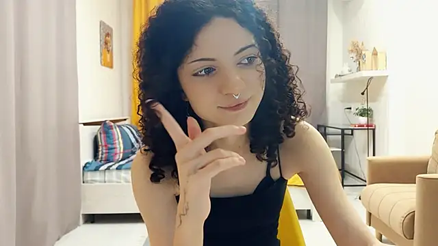 CinnamonCurl online show from June 16, 11:28 pm