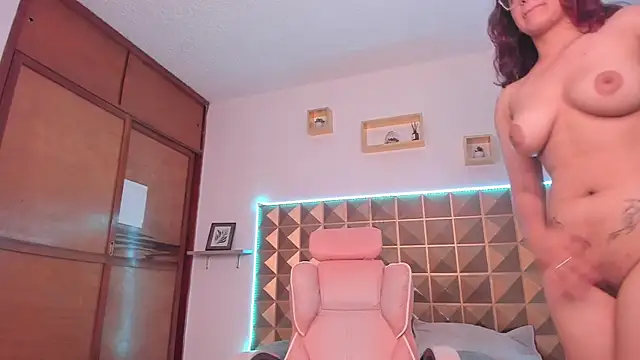 Naughty Kat  online show from July 19, 2:08 pm